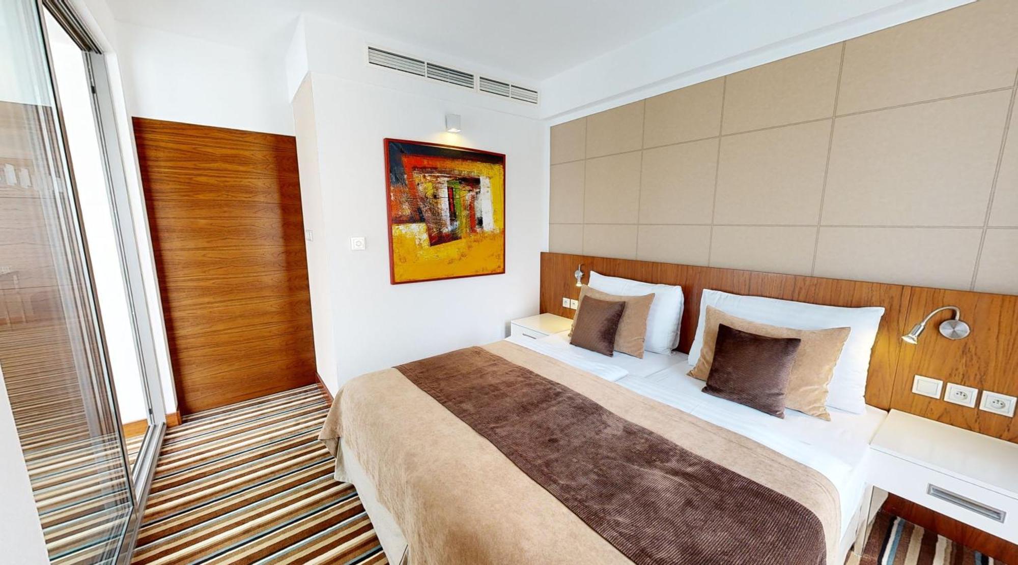 Business Hotel Astrum Laus Levice Extérieur photo